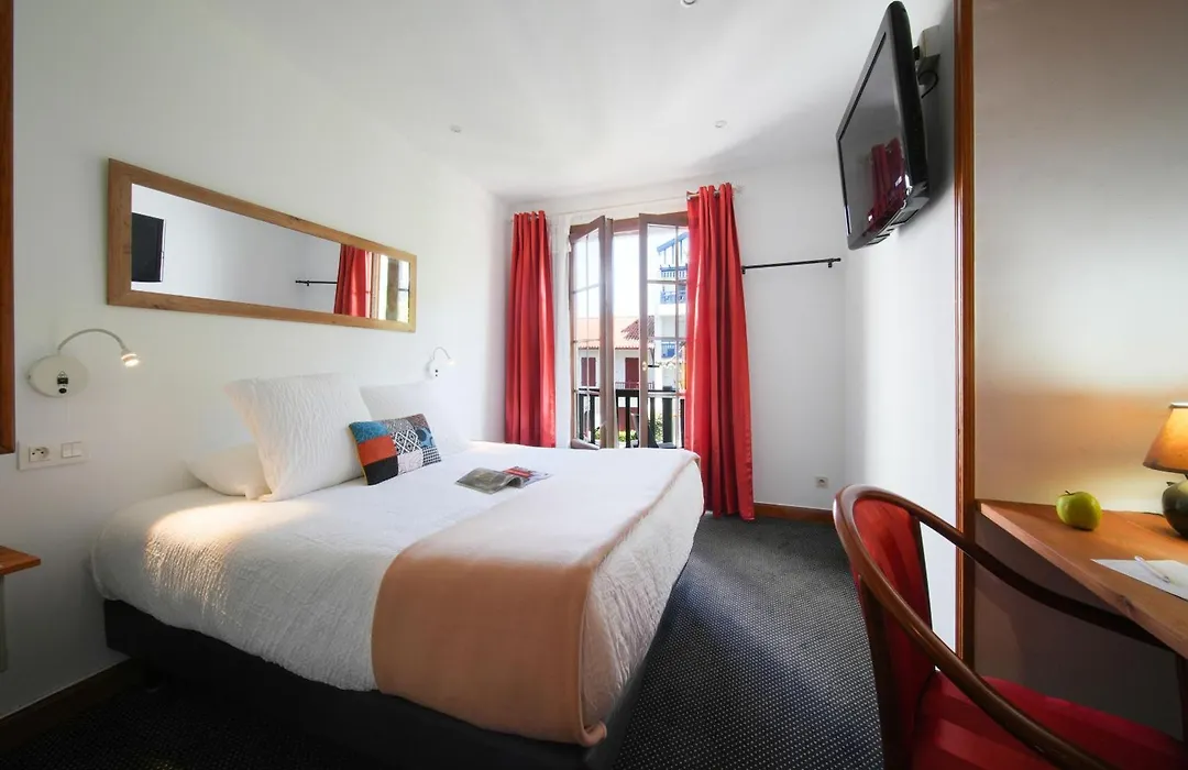 Logis Hotel & Restaurant Bergeret Sport-1